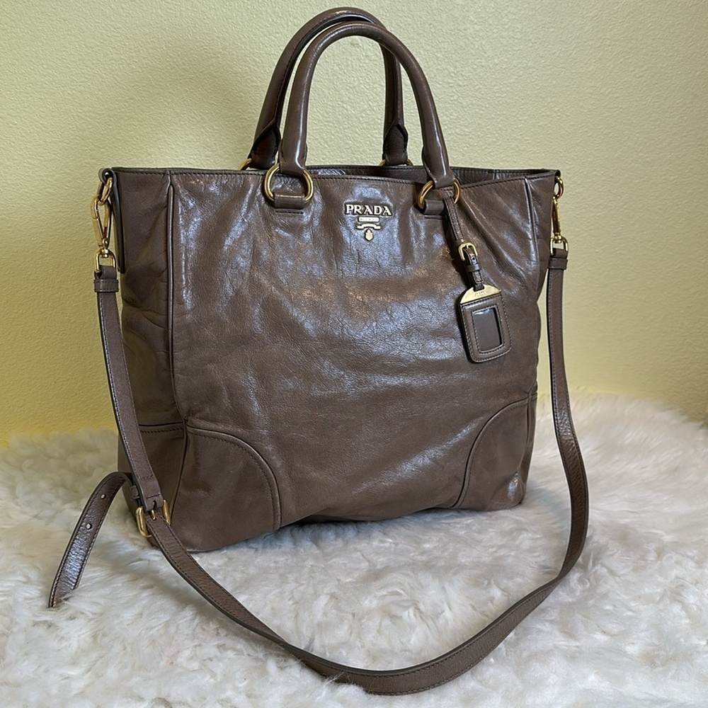 💯 Authentic Prada  Two-way Leather Tote Bag🍀